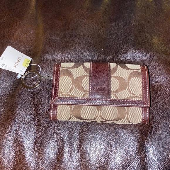 Coach Keychain Wallet - Picture 1 of 6
